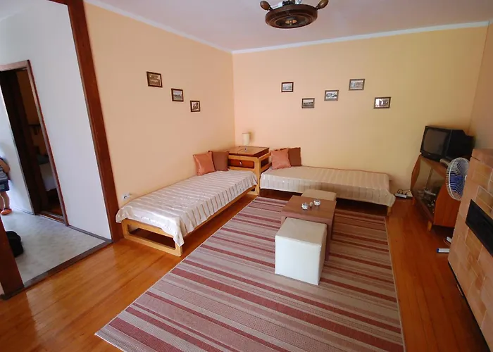Apartamento Leo By El-pi Tours Njivice