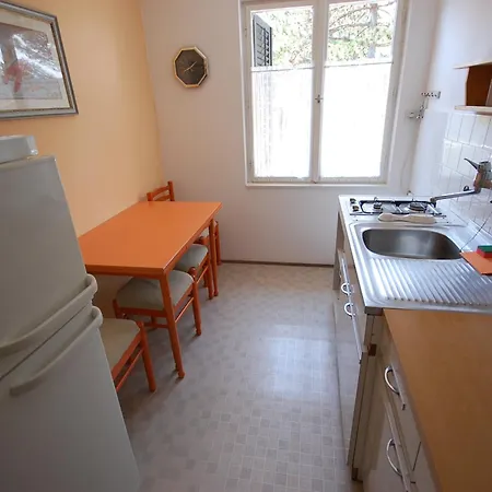 Leo Appartamento Njivice