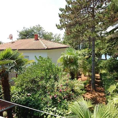 Leo Appartamento Njivice